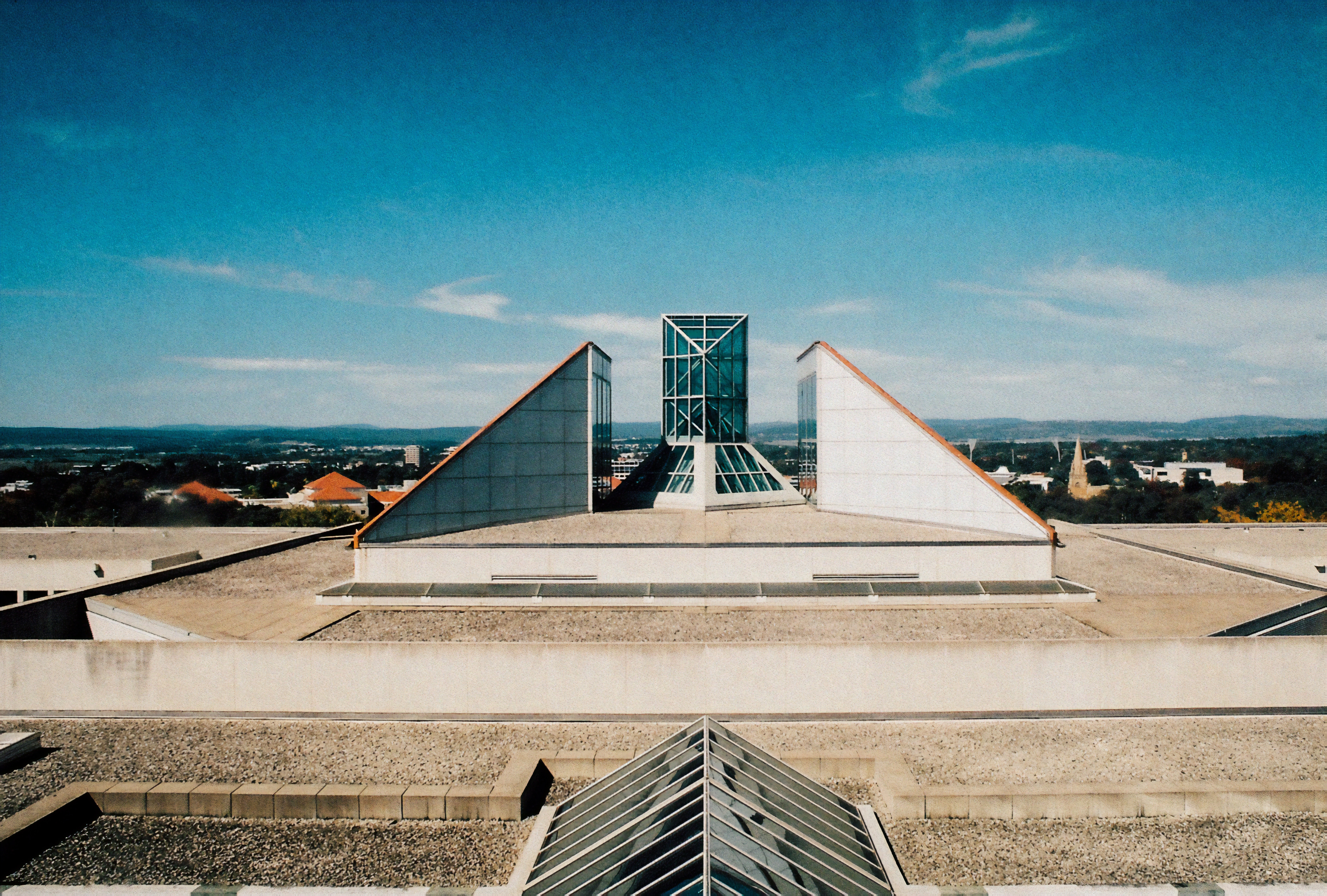 simon-peel-0OR-X9LC9ao-unsplash (1)